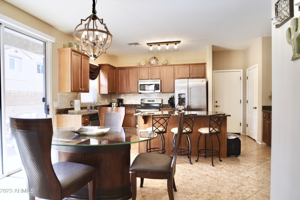 4212 E Vest Avenue - Photo 2