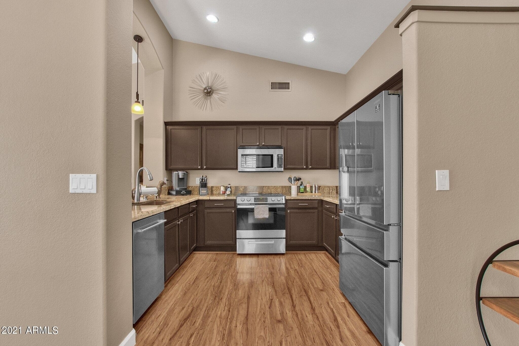 1138 E Amberwood Drive - Photo 7