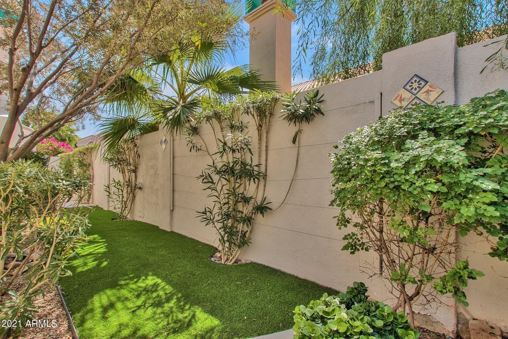 1138 E Amberwood Drive - Photo 33