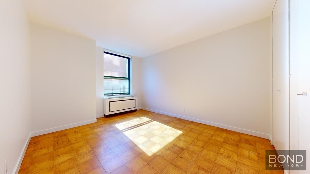West 87th Street - Photo 6