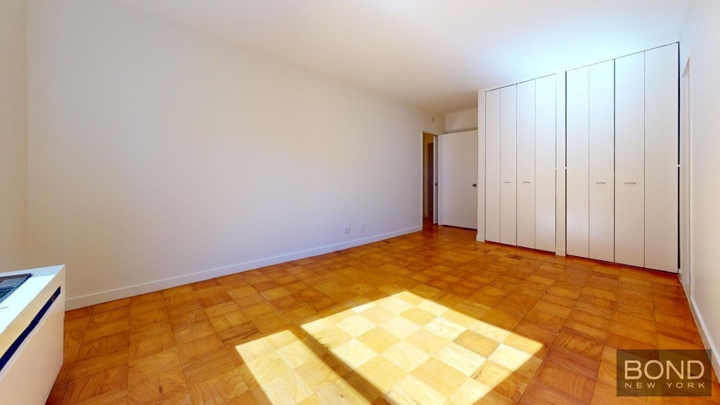 West 87th Street - Photo 15