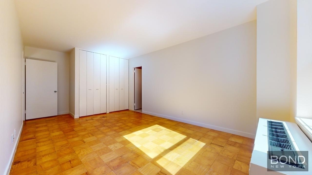 West 87th Street - Photo 4