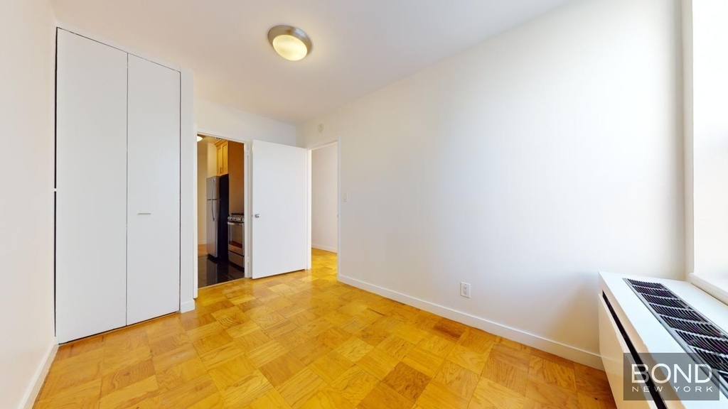West 87th Street - Photo 7