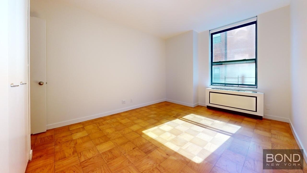 West 87th Street - Photo 11
