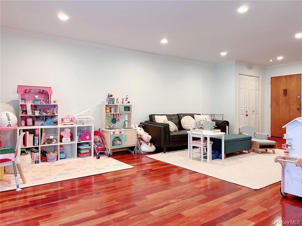 500 Central Park Avenue - Photo 1