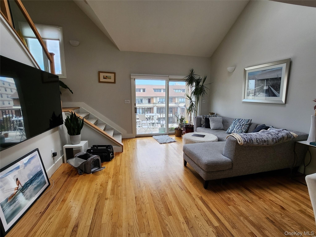 67 Pacific Boulevard - Photo 8