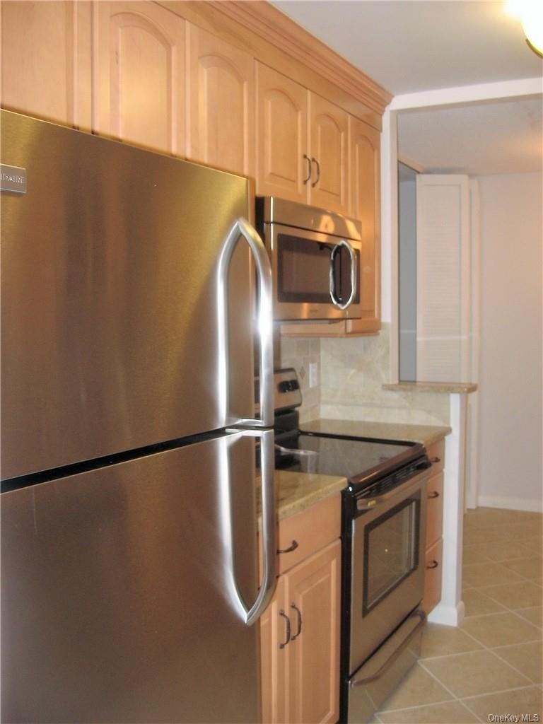 300 High Point Drive - Photo 13