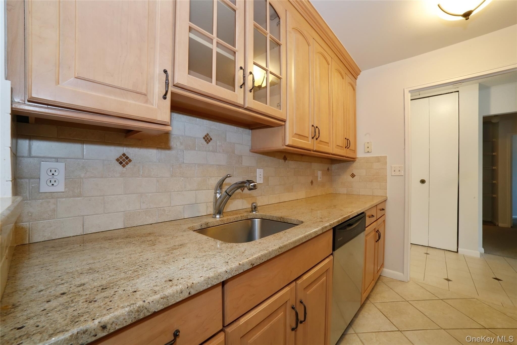 300 High Point Drive - Photo 3