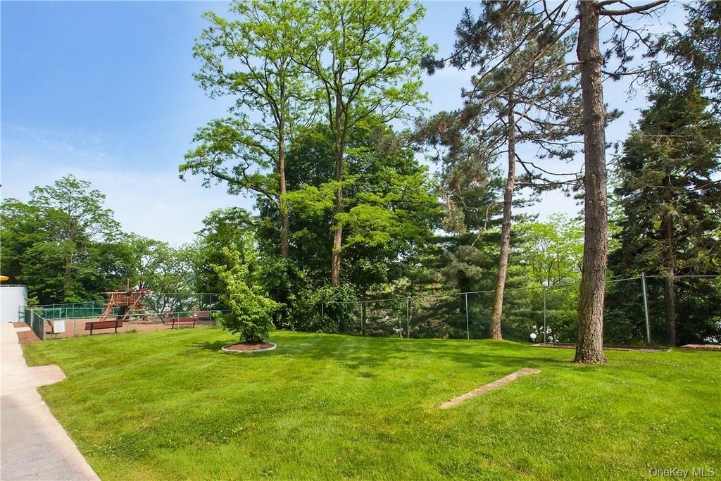 300 High Point Drive - Photo 35