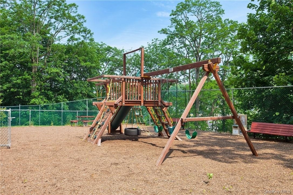 300 High Point Drive - Photo 33