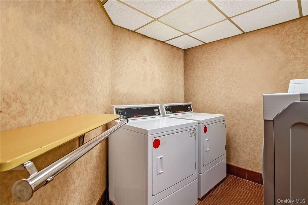 300 High Point Drive - Photo 39