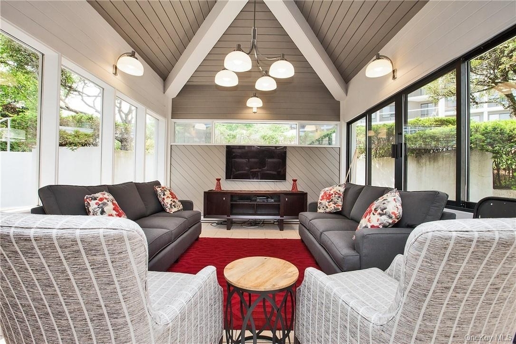 300 High Point Drive - Photo 23