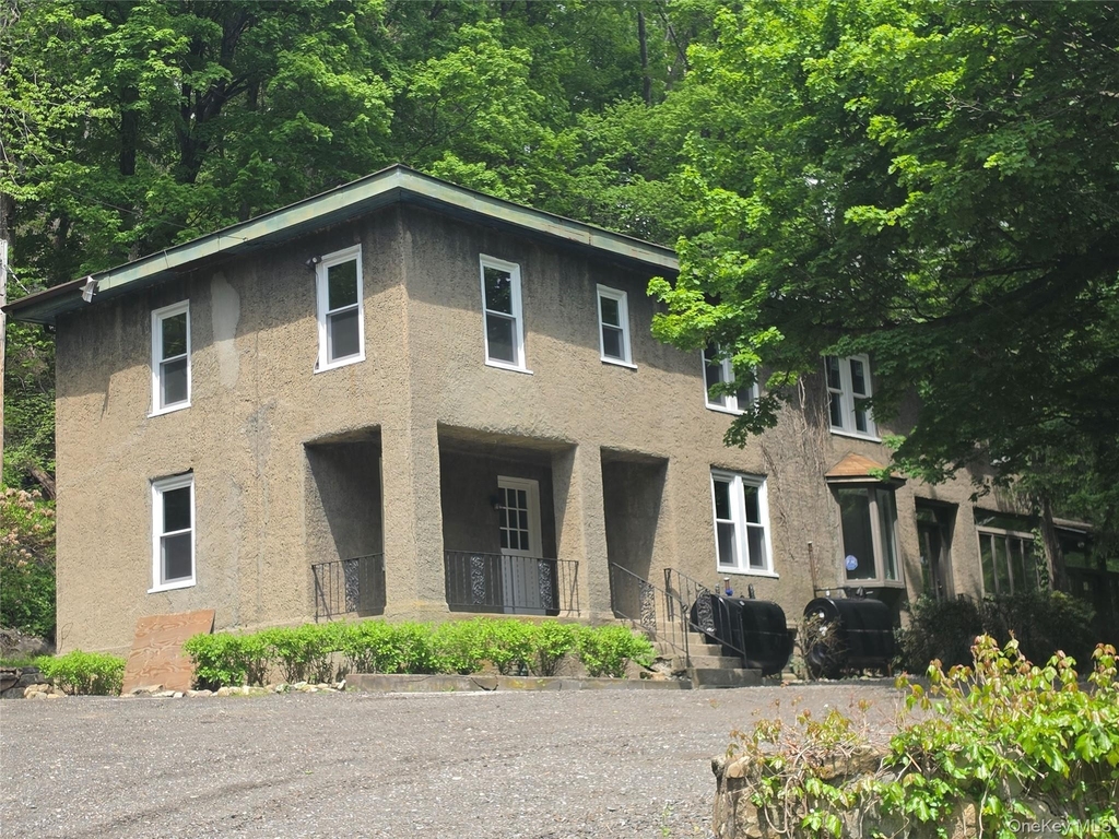 7 Stone Ridge Road - Photo 0