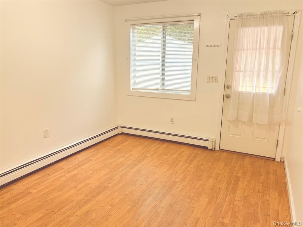 48 Eleanor Avenue - Photo 2