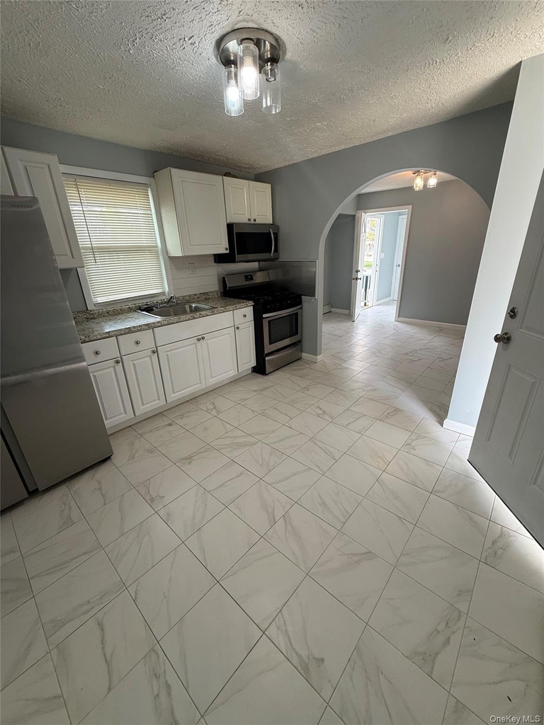 480 Saint Johns Street - Photo 1