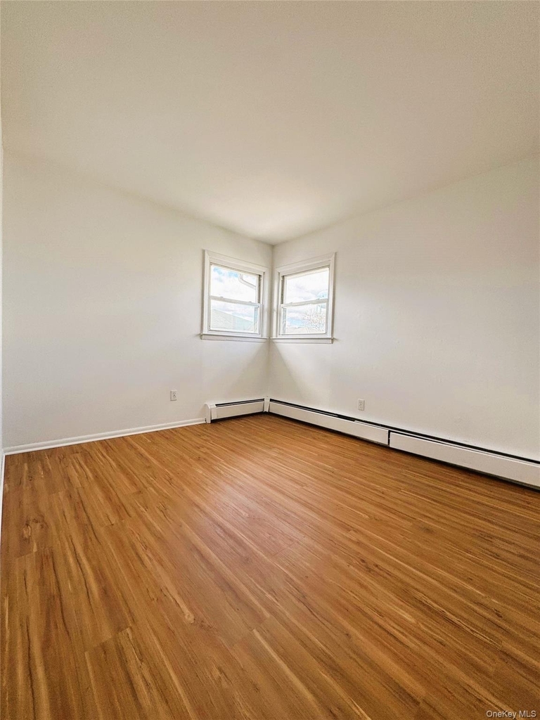 131 Roslyn Road - Photo 8