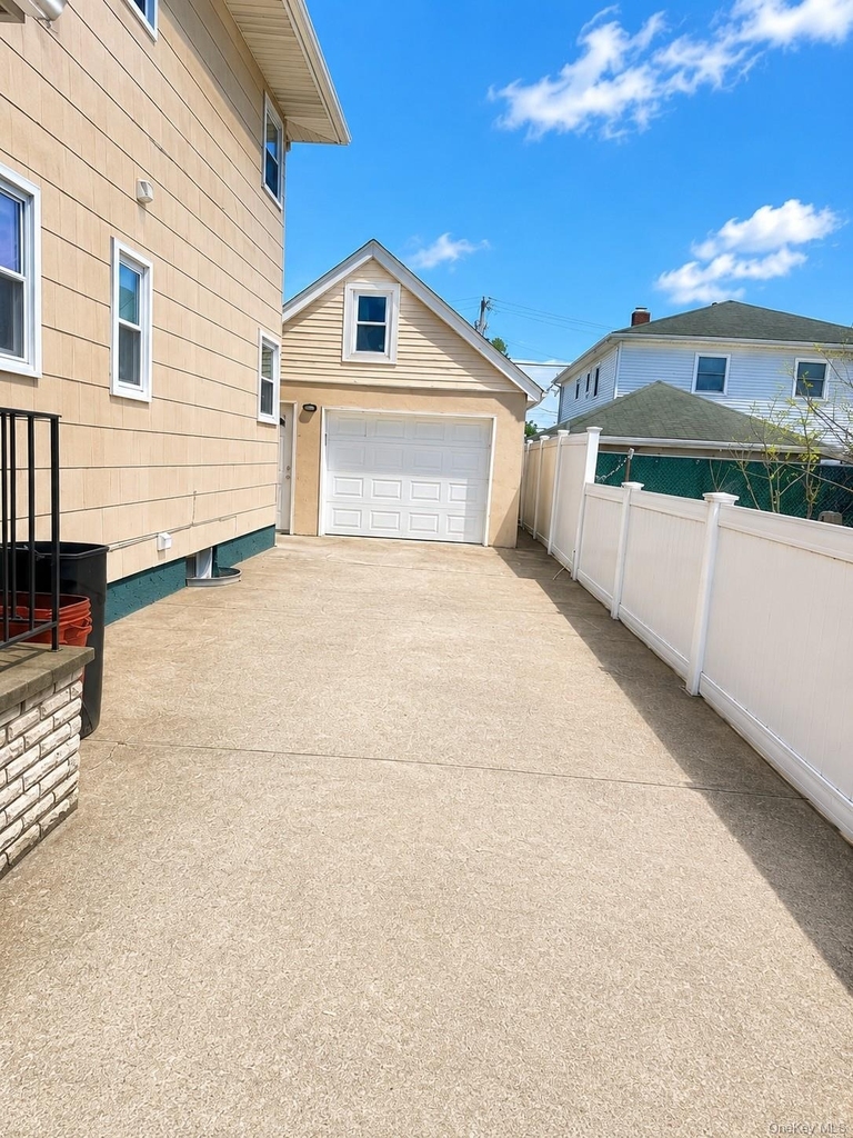 131 Roslyn Road - Photo 15