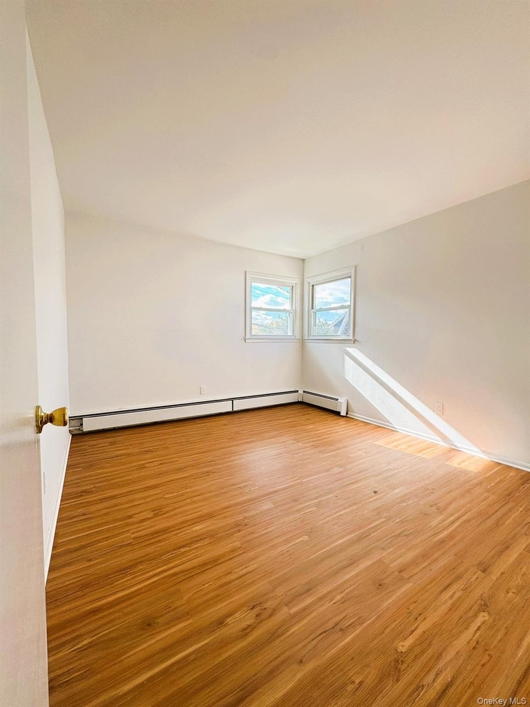 131 Roslyn Road - Photo 6