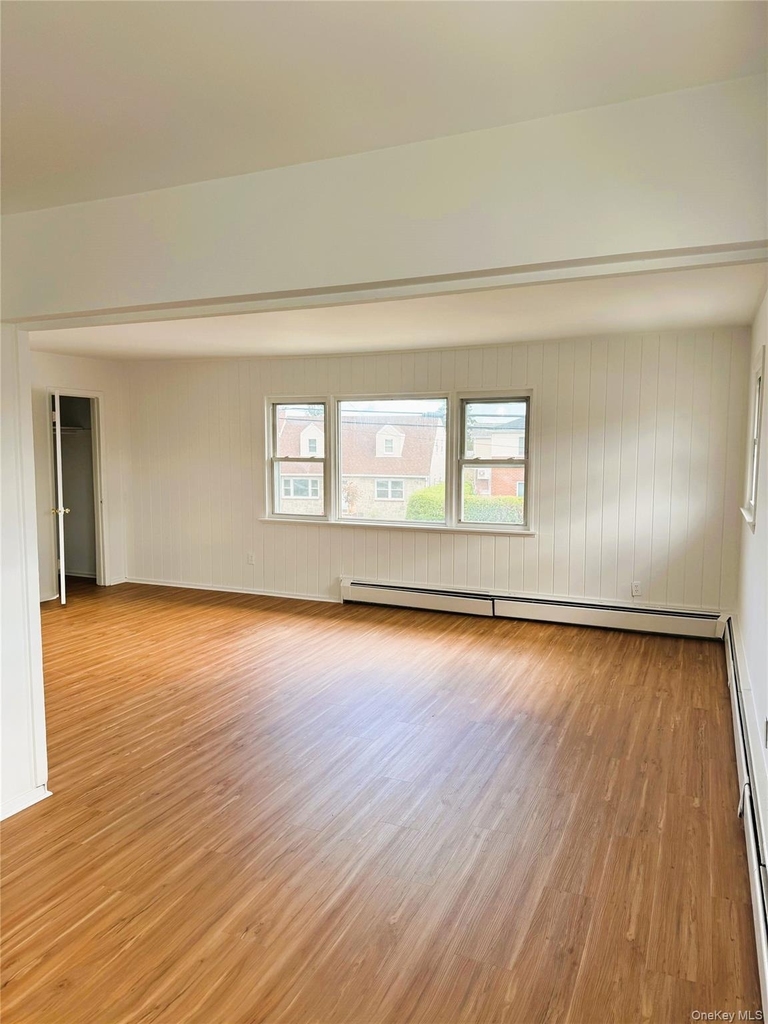 131 Roslyn Road - Photo 12