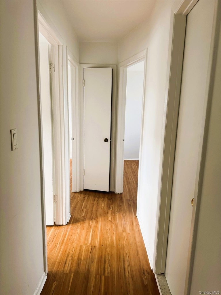 131 Roslyn Road - Photo 11