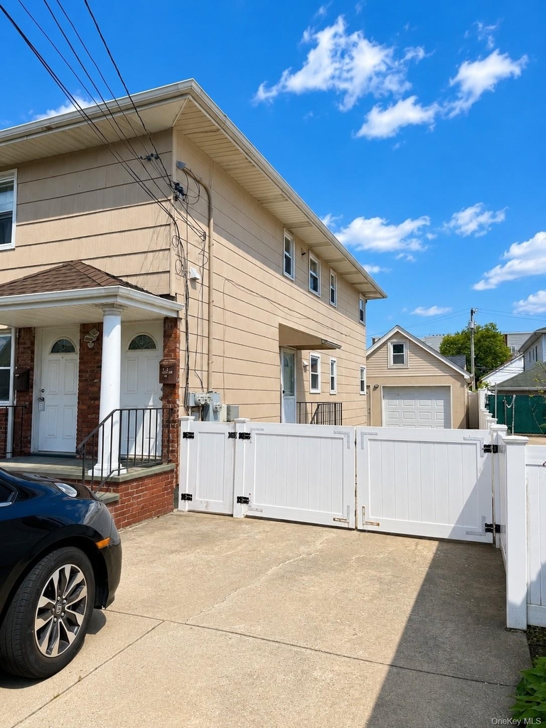 131 Roslyn Road - Photo 4