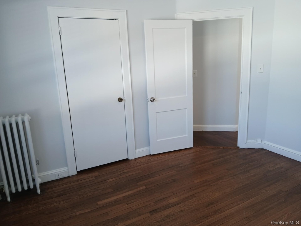 666 Willis Avenue - Photo 6