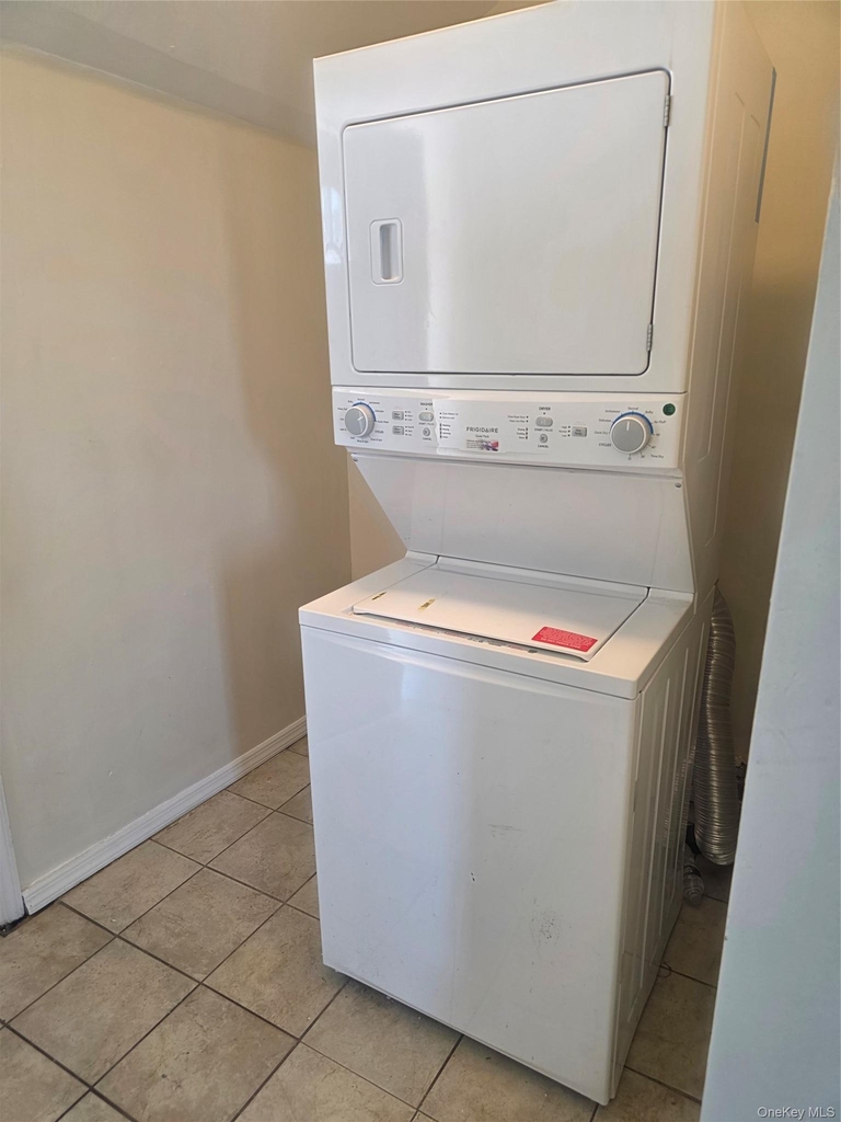 291 Uniondale Avenue - Photo 9
