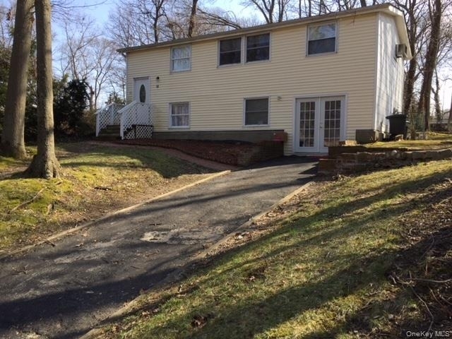 10 Woodchuck Lane - Photo 0