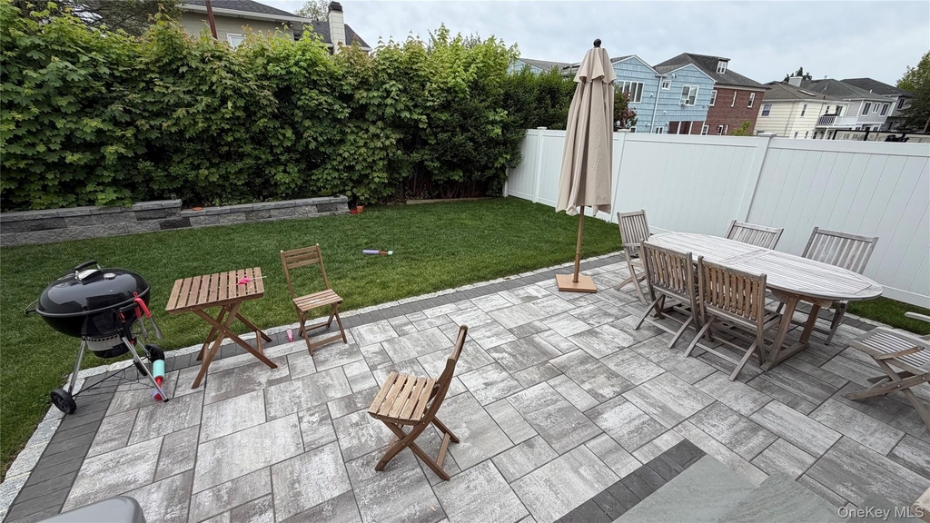 172 Lakeview Avenue - Photo 6