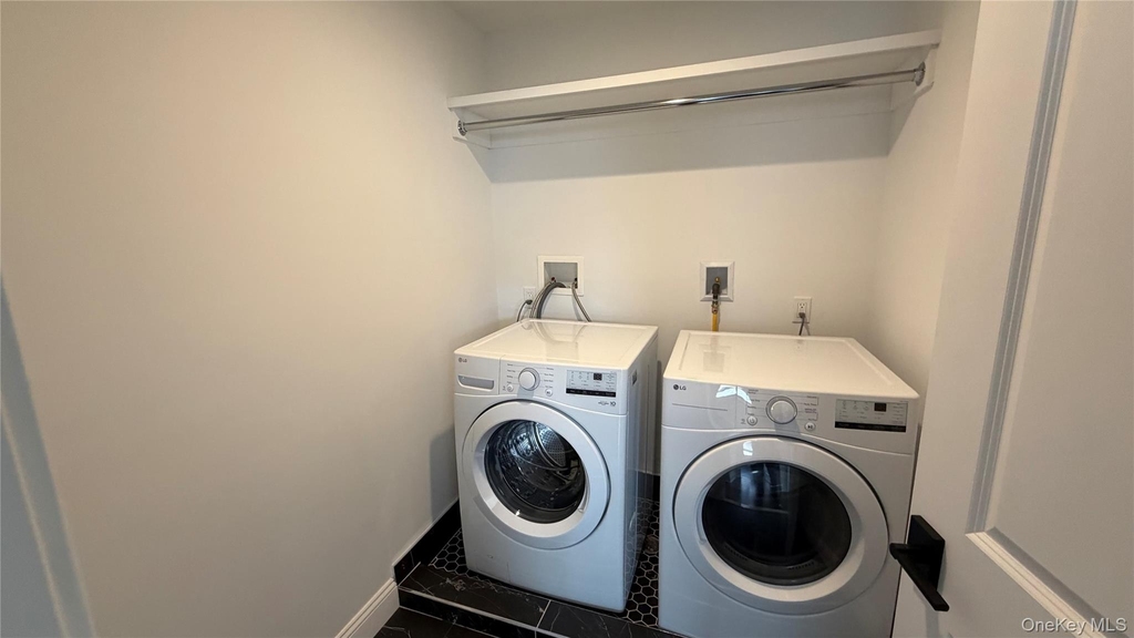 172 Lakeview Avenue - Photo 7