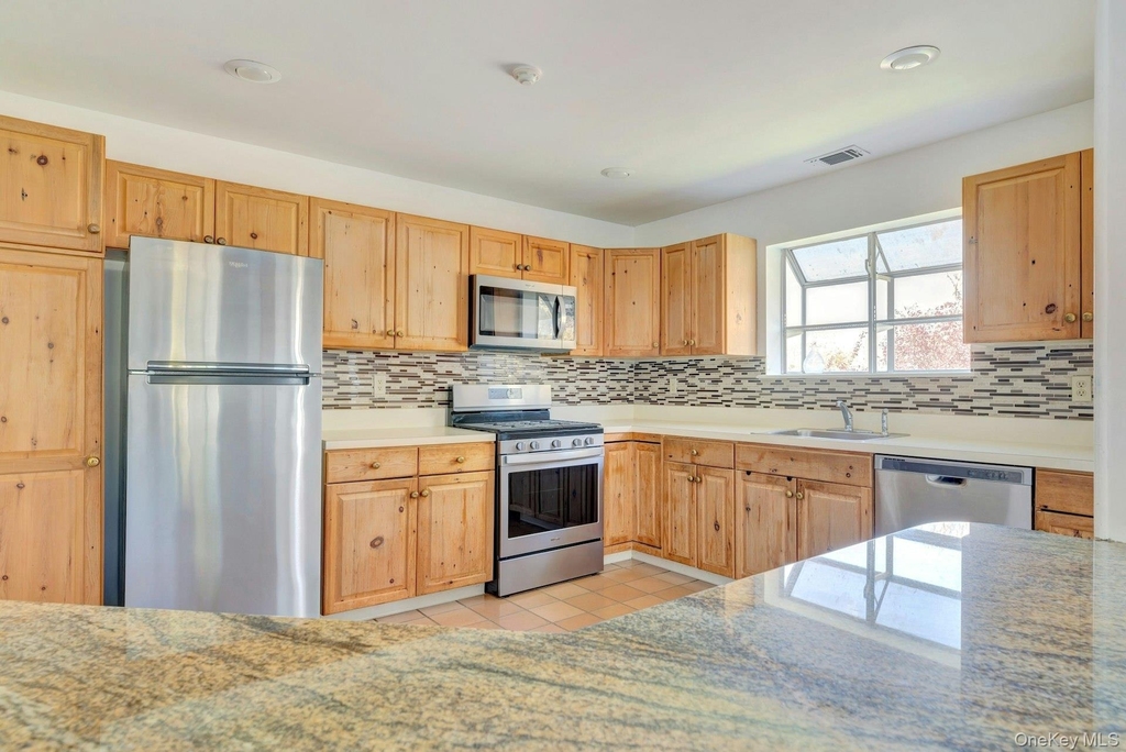 367 Seabreeze Court - Photo 5