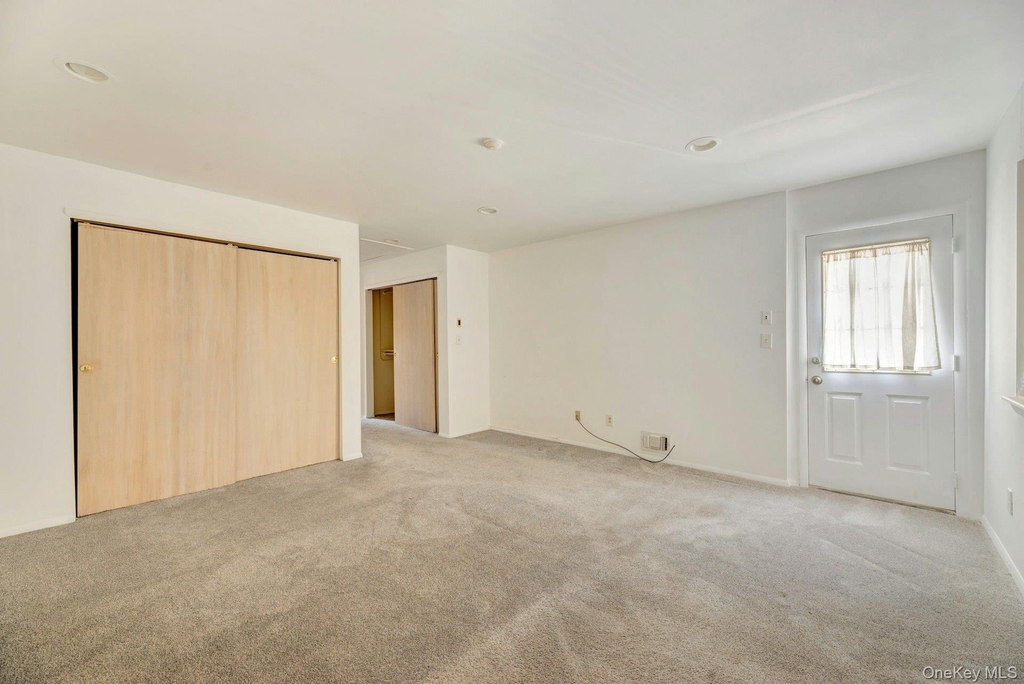 367 Seabreeze Court - Photo 13