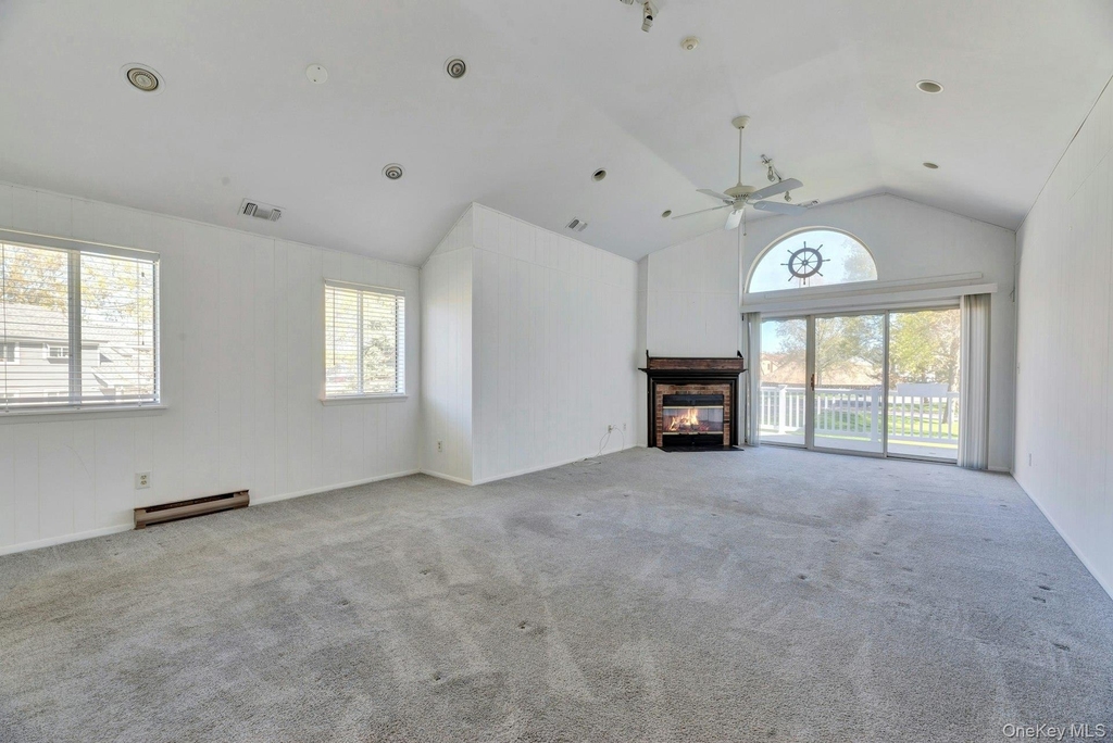 367 Seabreeze Court - Photo 7