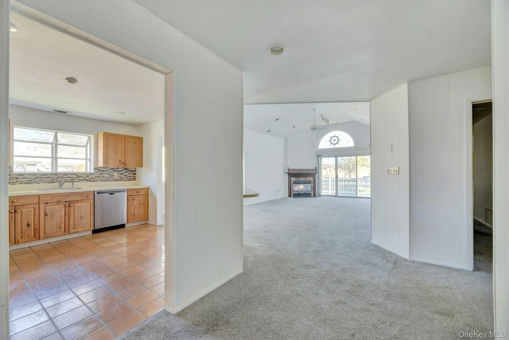 367 Seabreeze Court - Photo 3