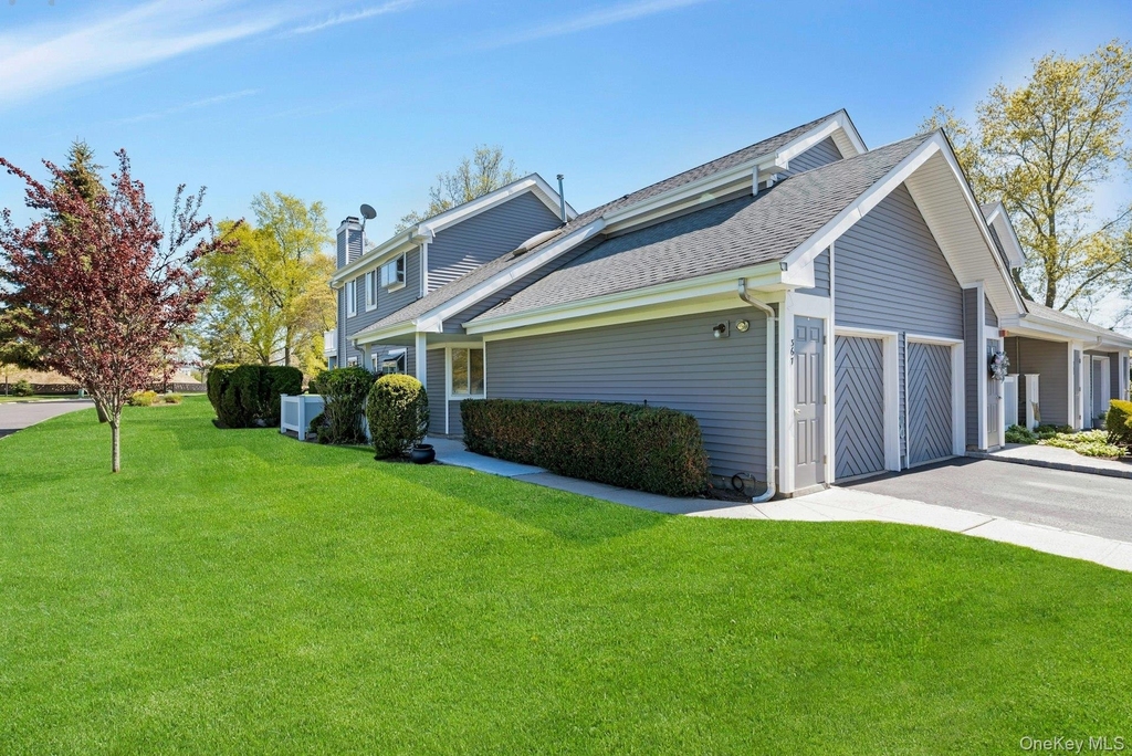 367 Seabreeze Court - Photo 0