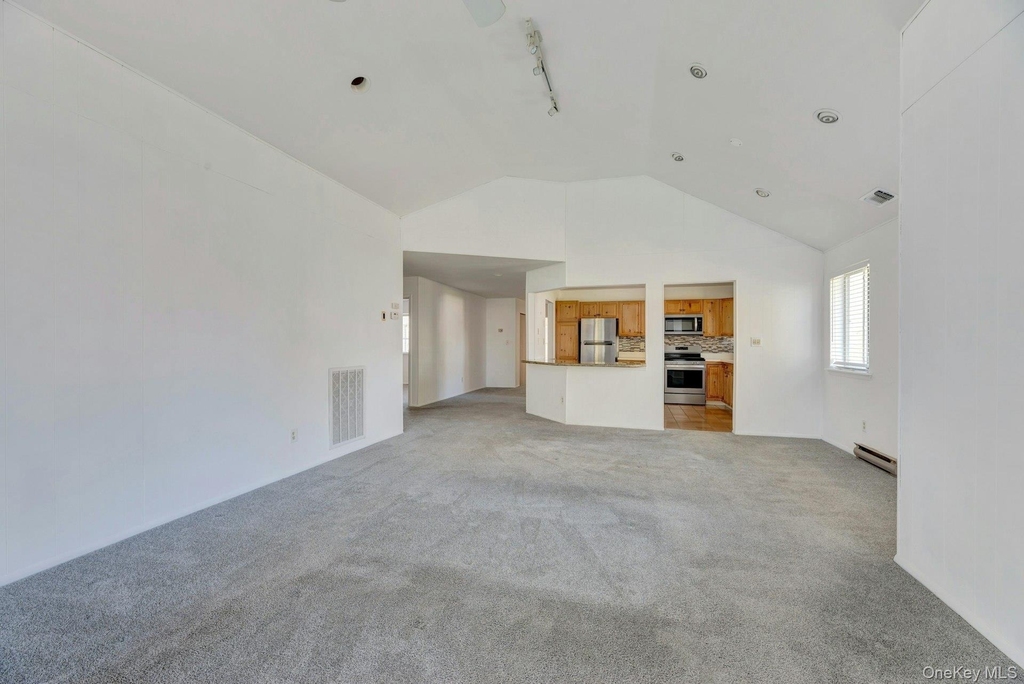 367 Seabreeze Court - Photo 10