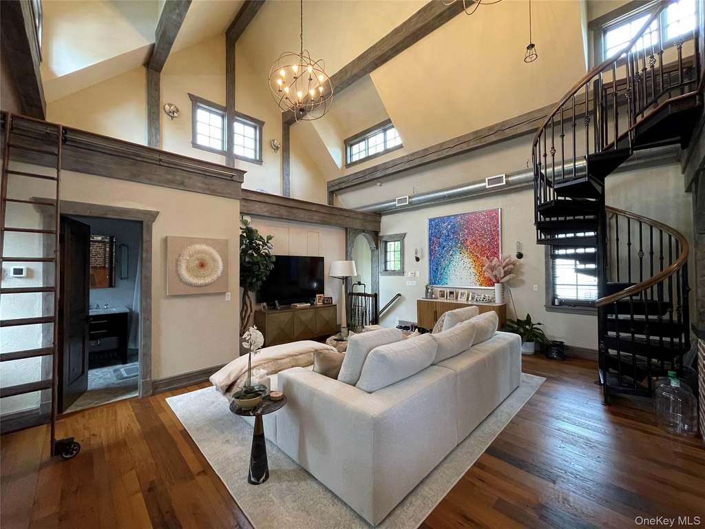32 High Street - Photo 2