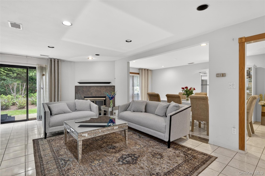 36 Wimbledon Drive - Photo 4
