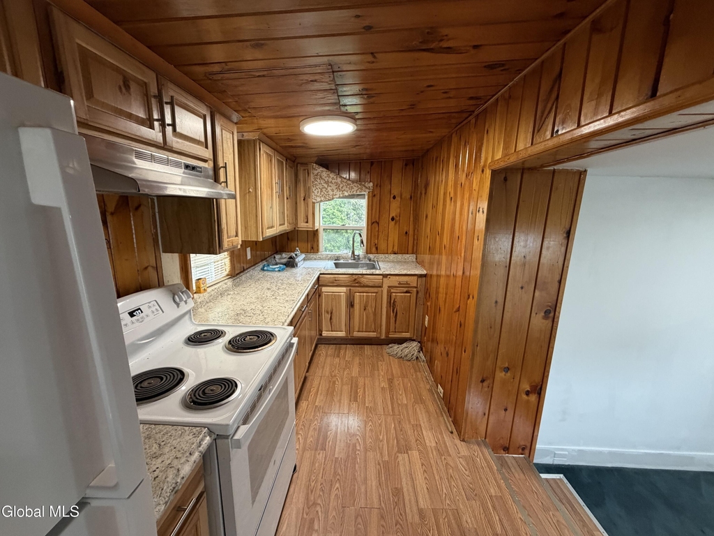 255 W Main Street - Photo 9