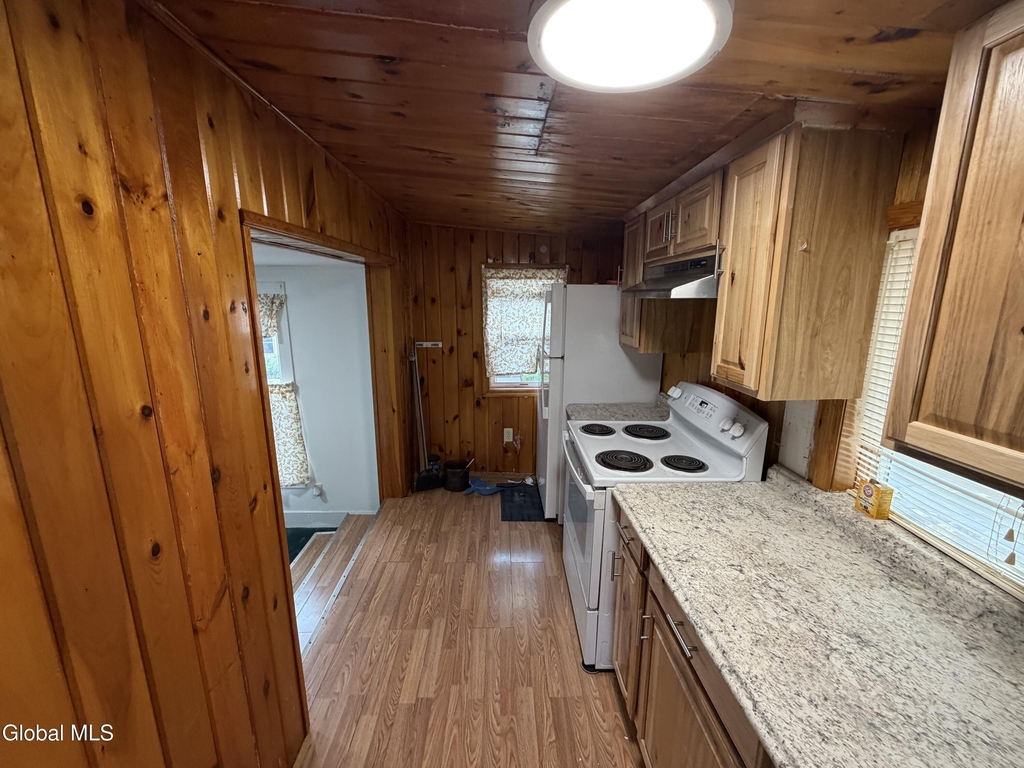 255 W Main Street - Photo 10