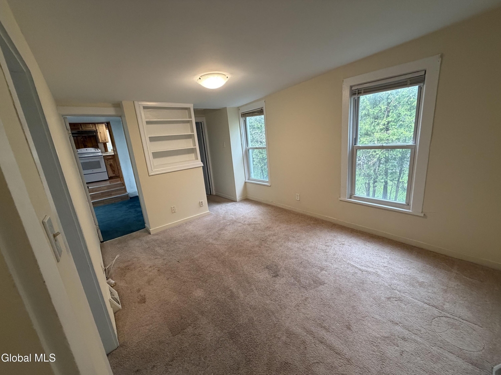 255 W Main Street - Photo 4