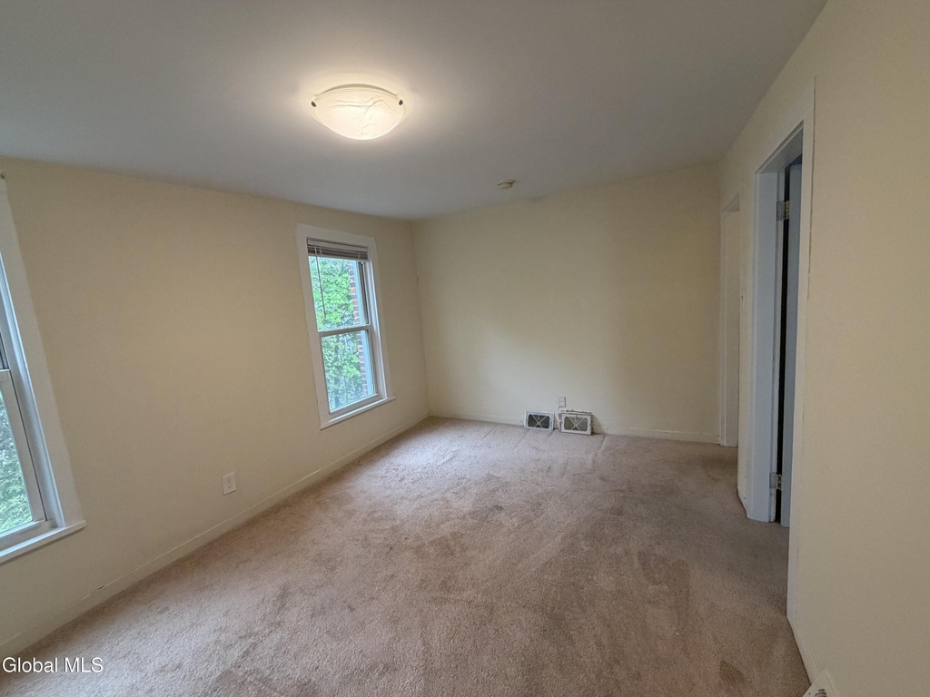 255 W Main Street - Photo 5