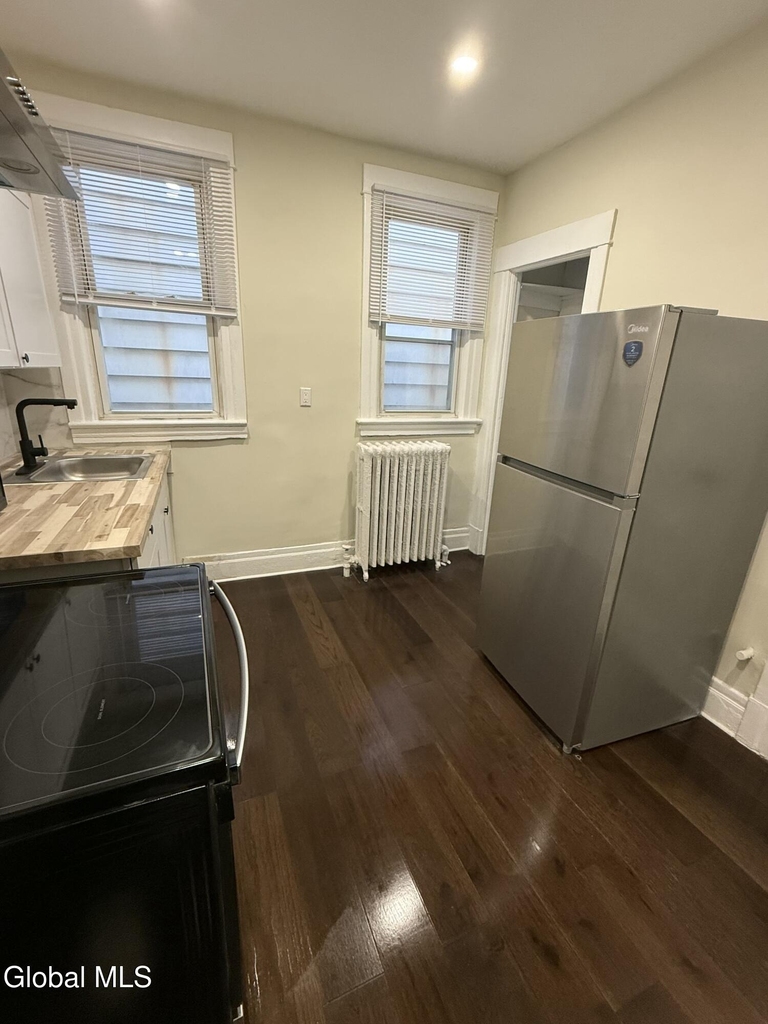 31 Bertha Street - Photo 3