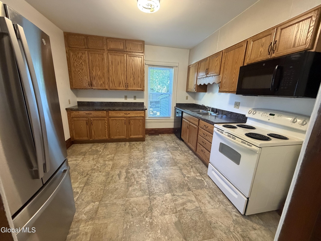 11 Hunter Street - Photo 3