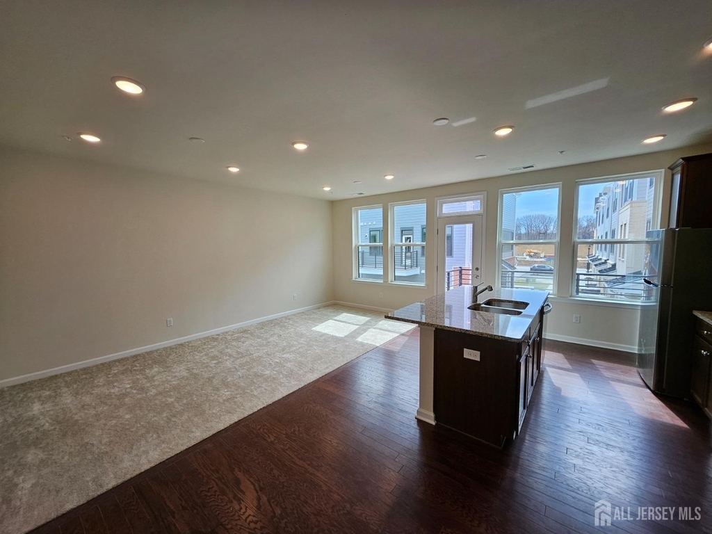 605 Parker Boulevard - Photo 2