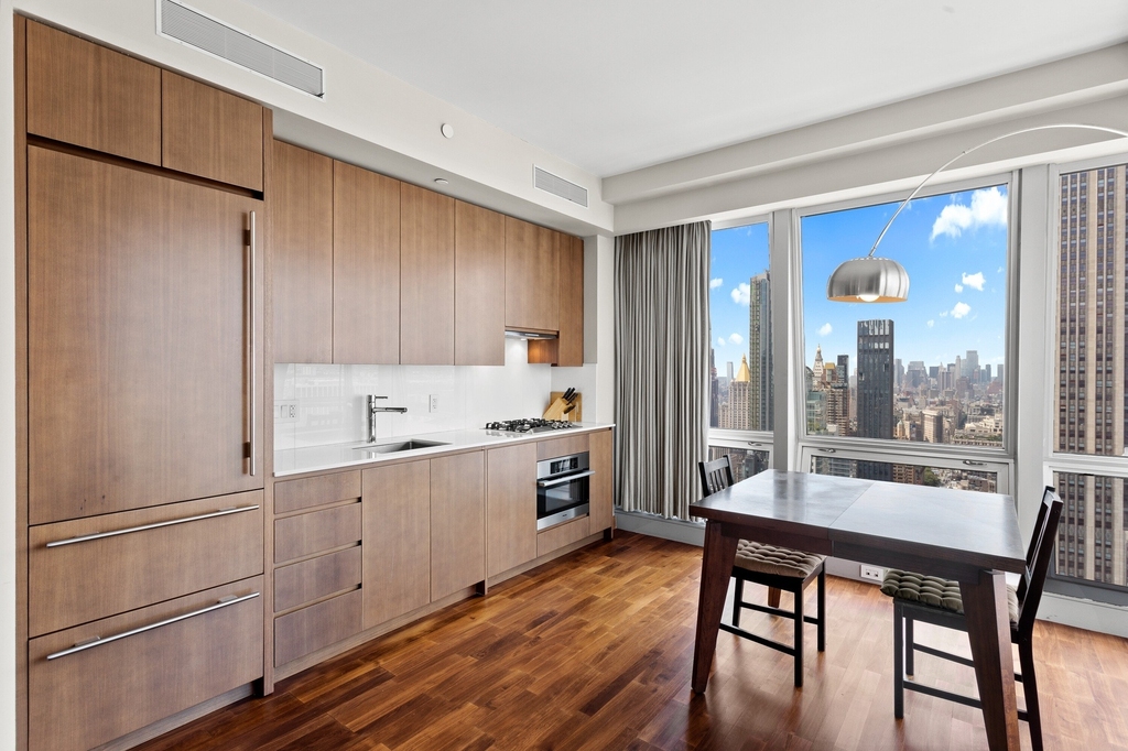 400 5th Avenue - Photo 0