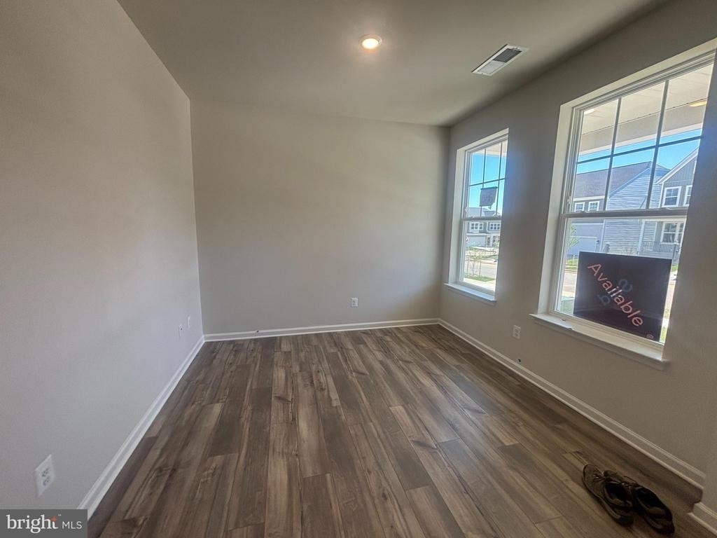 28 Forest Grove Avenue - Photo 5