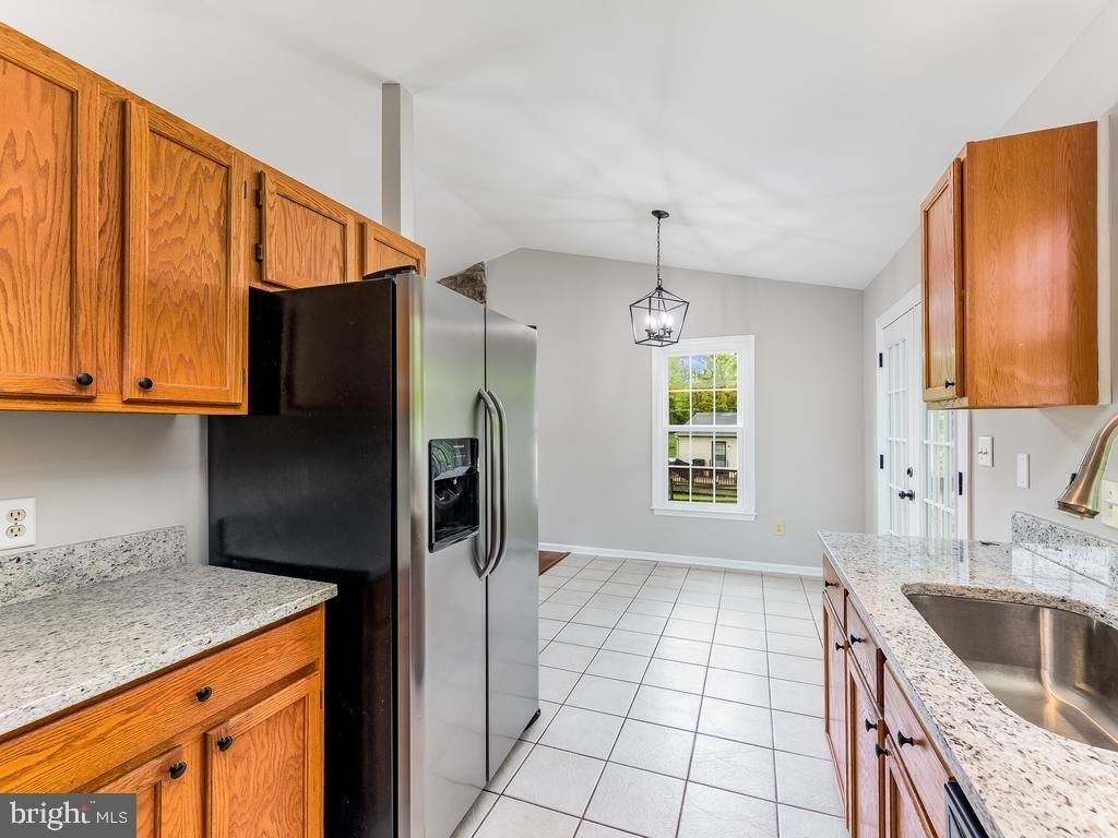 11802 Oakdale Court - Photo 5