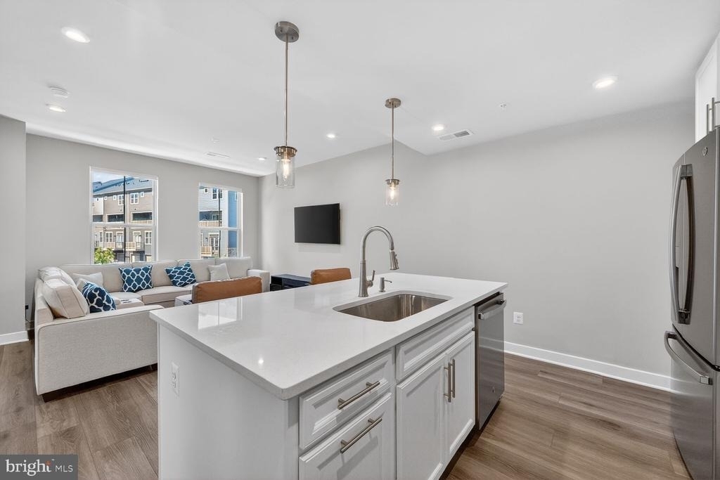 42548 Invergordon Terrace - Photo 8