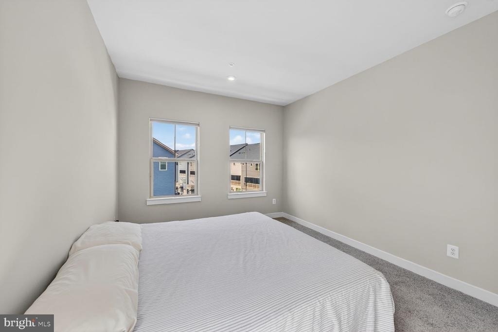 42548 Invergordon Terrace - Photo 24